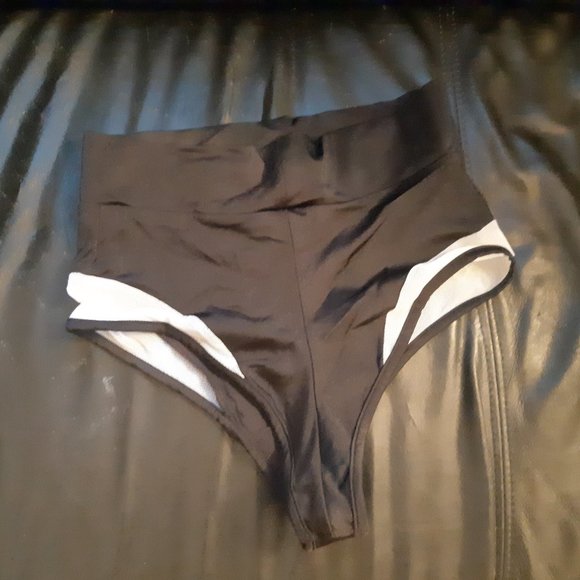 Highwaist bottoms - Picture 3 of 3